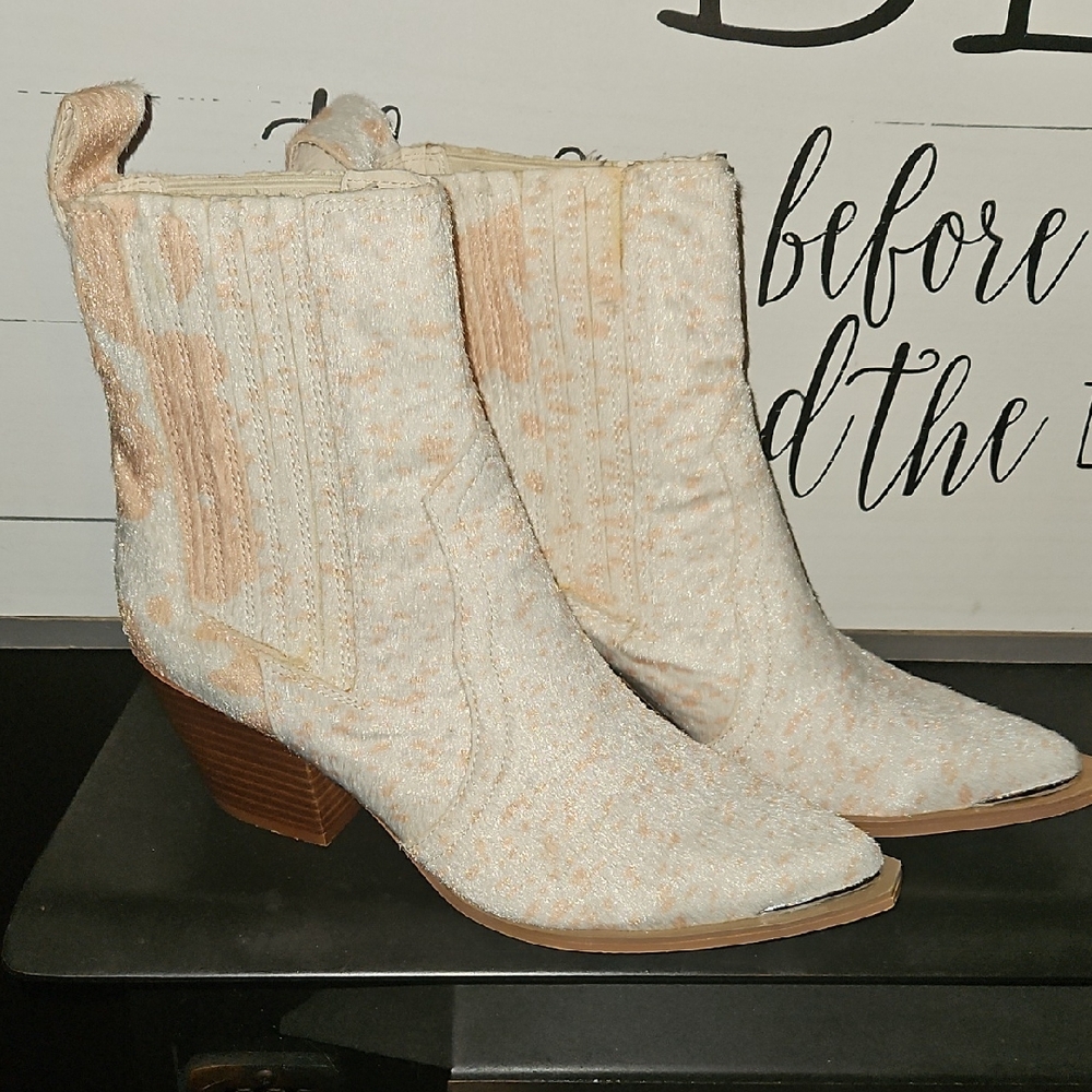 Women's Cream Western Ankle Boots